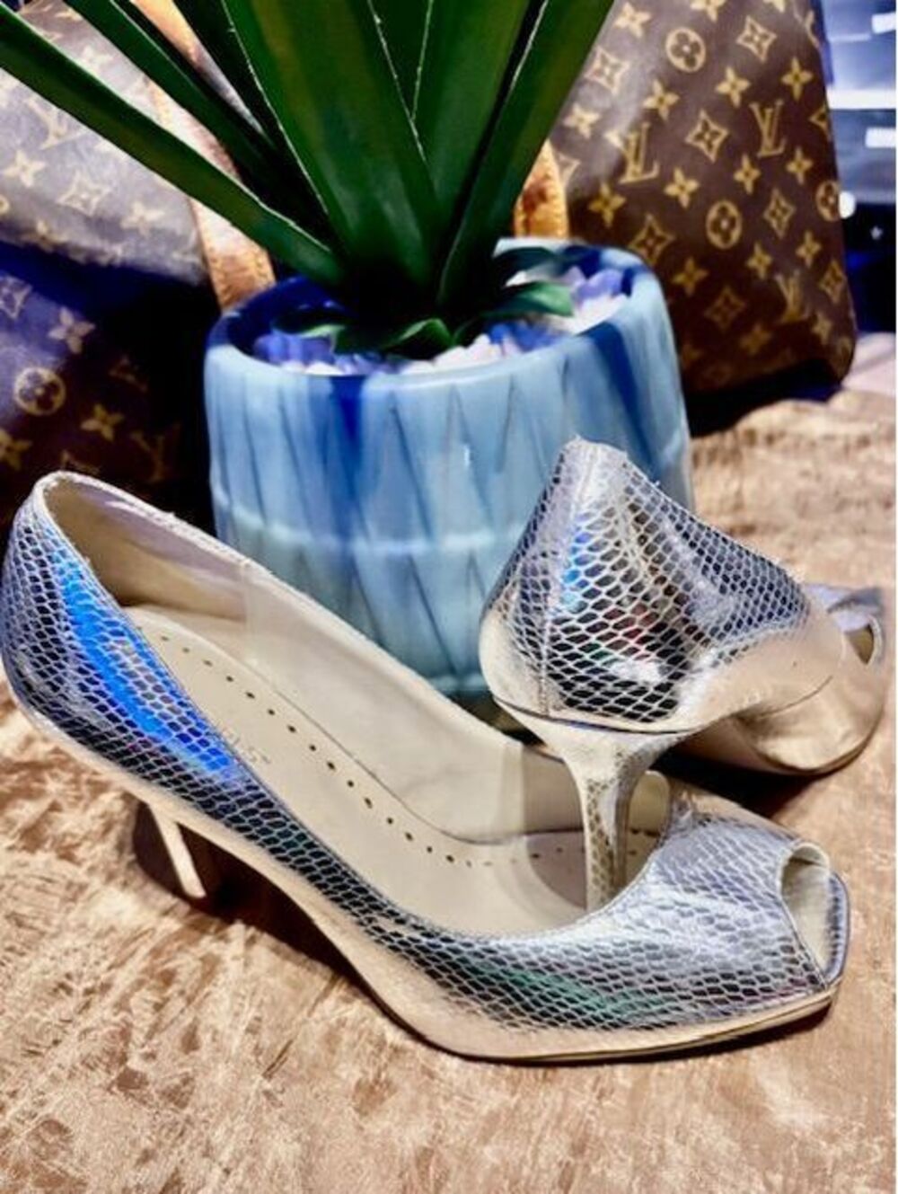 BCBG Snake Print Open Toe (Metallic Silver) 7.5